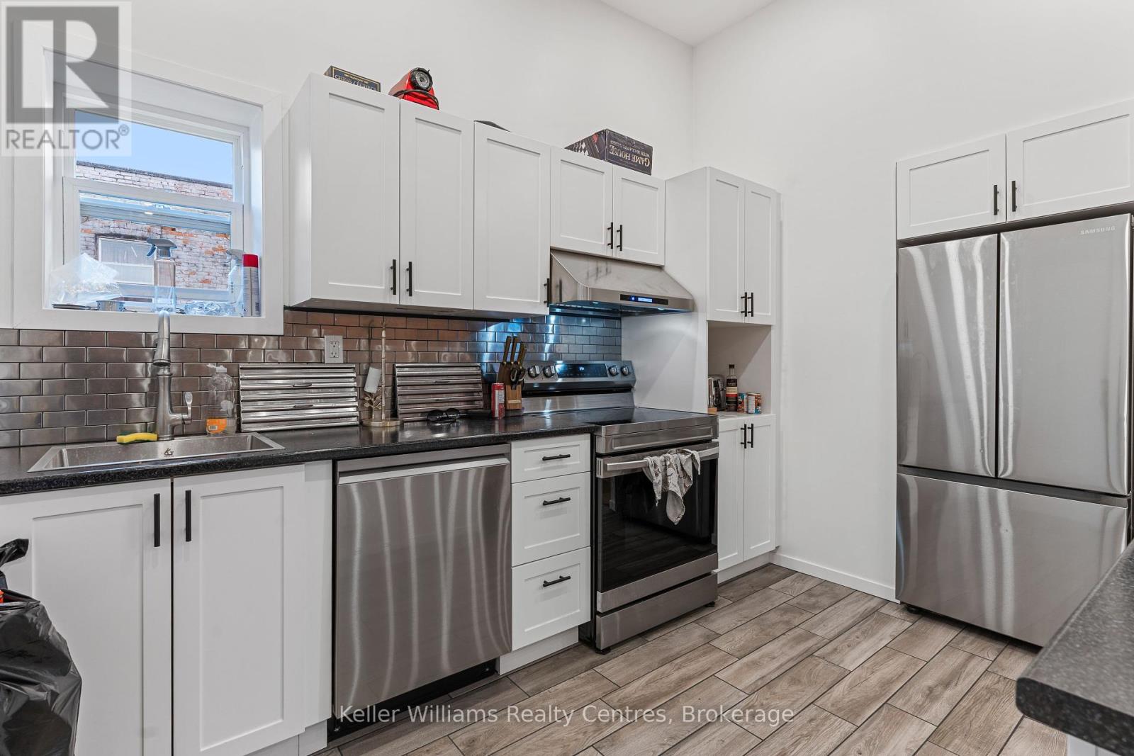 314 8th Street E Property Photo 29