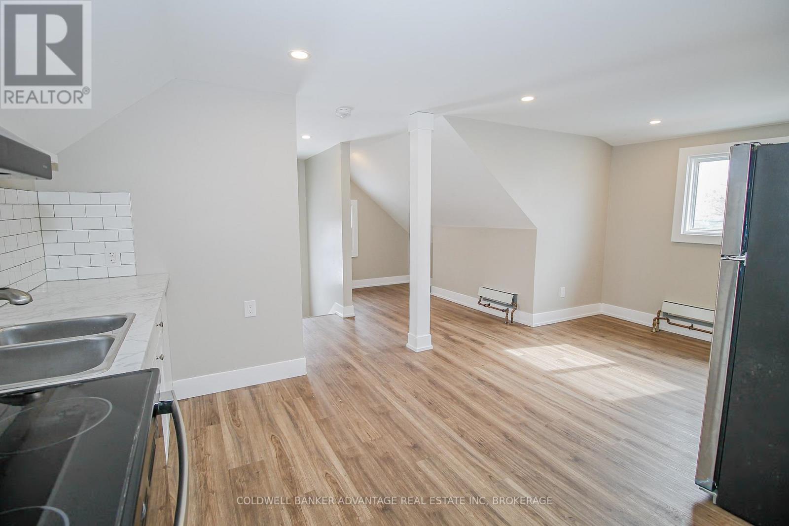 Upper - 181 Welland Street Property Photo 1