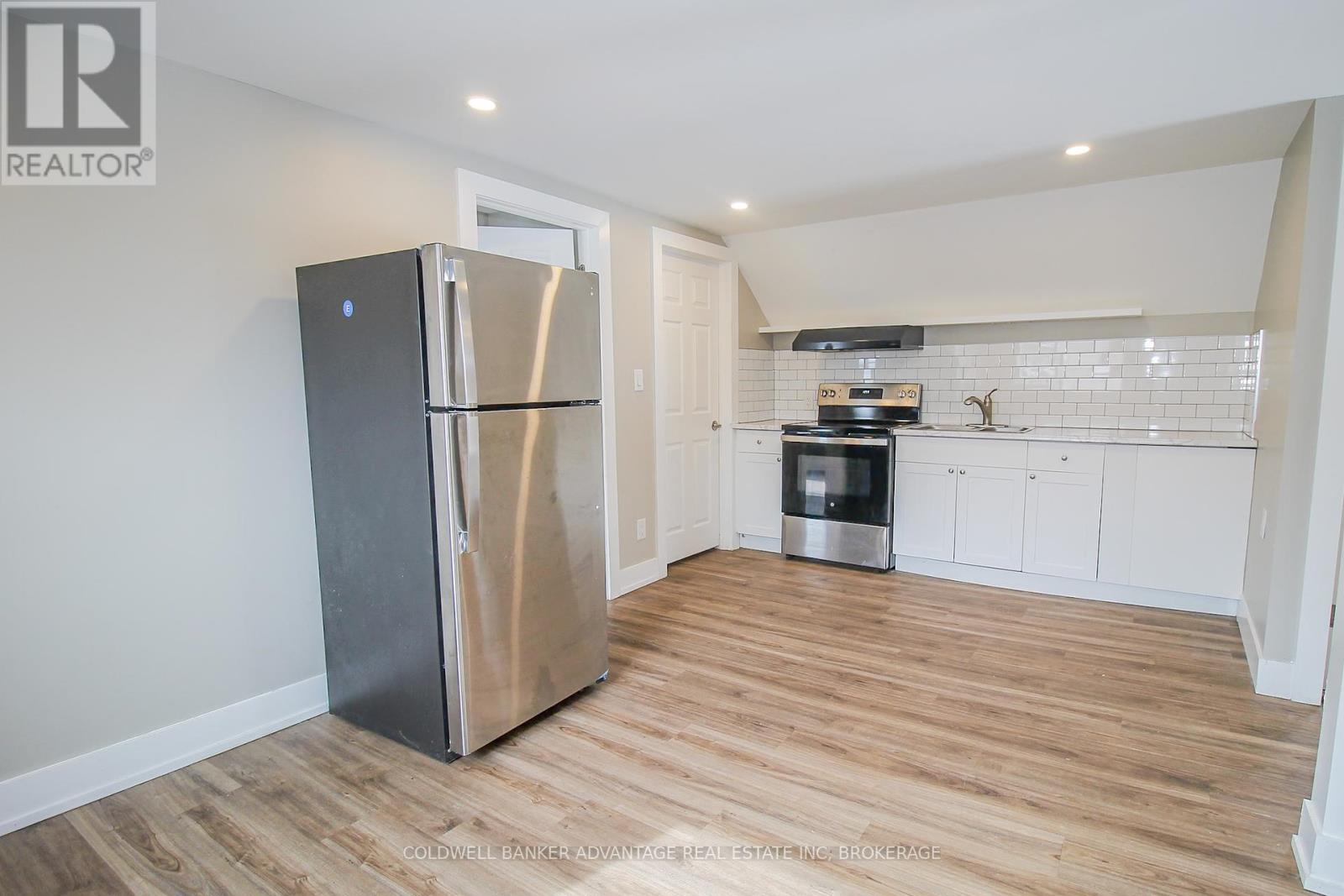 Upper - 181 Welland Street Property Photo 3