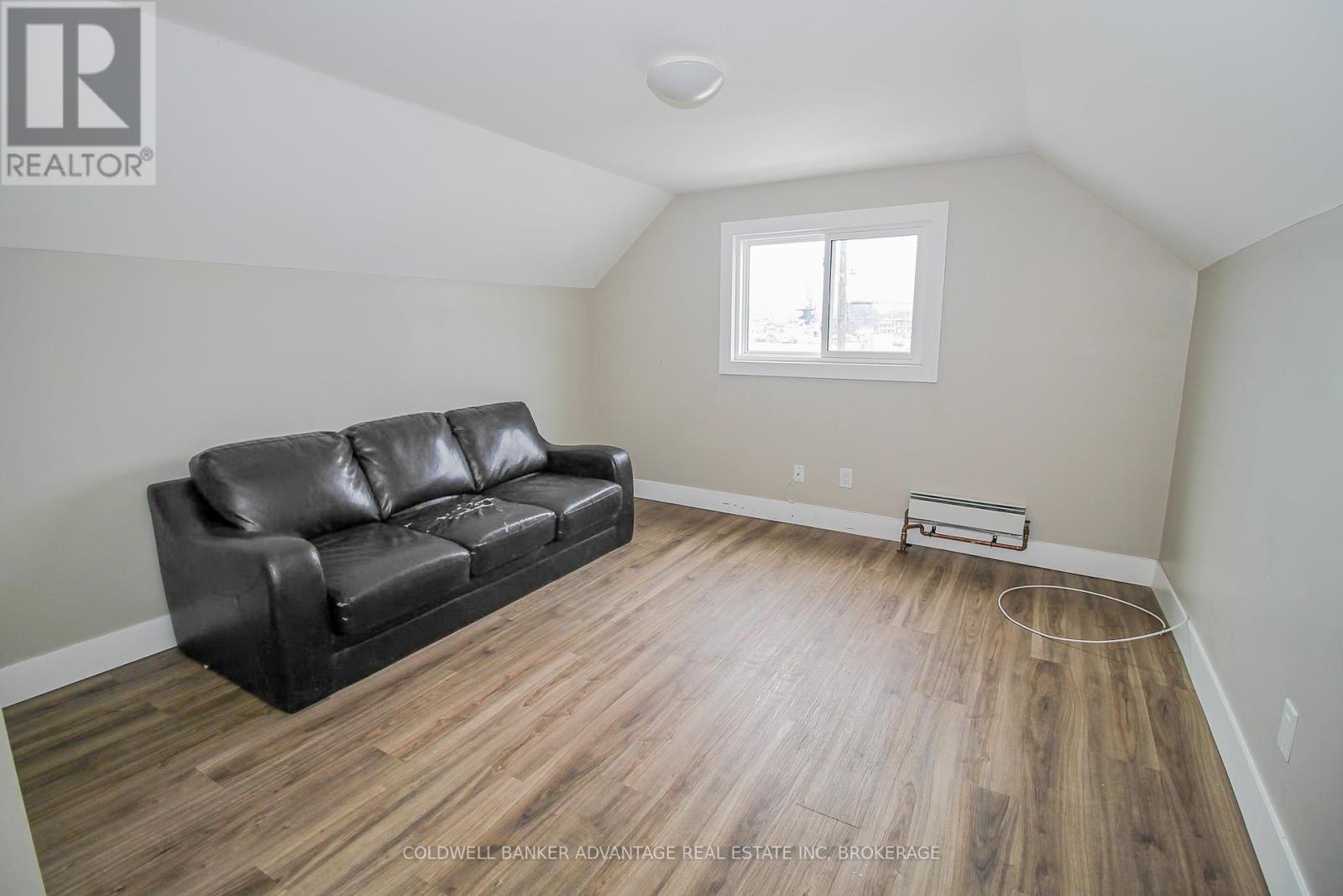 Upper - 181 Welland Street Property Photo 7