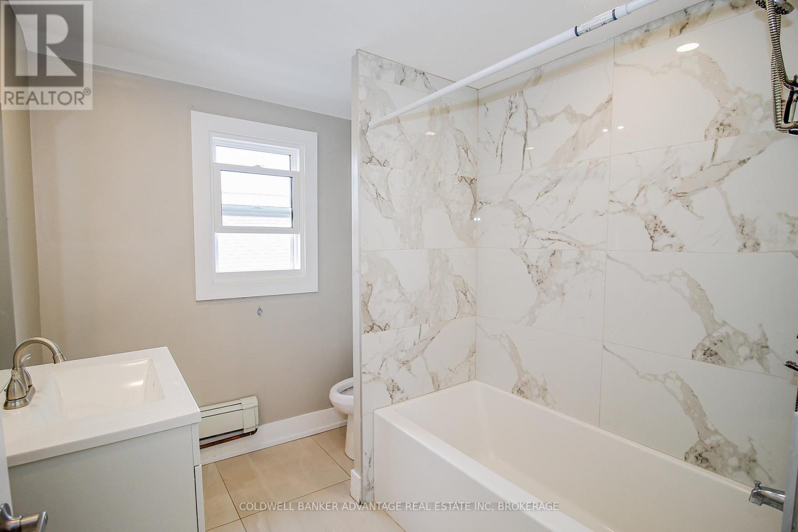 Upper - 181 Welland Street Property Photo 9