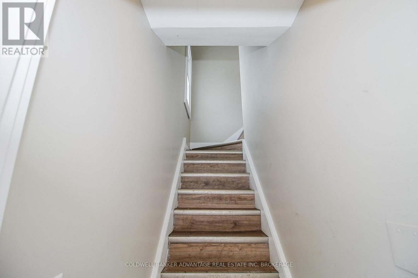 Upper - 181 Welland Street Property Photo 10
