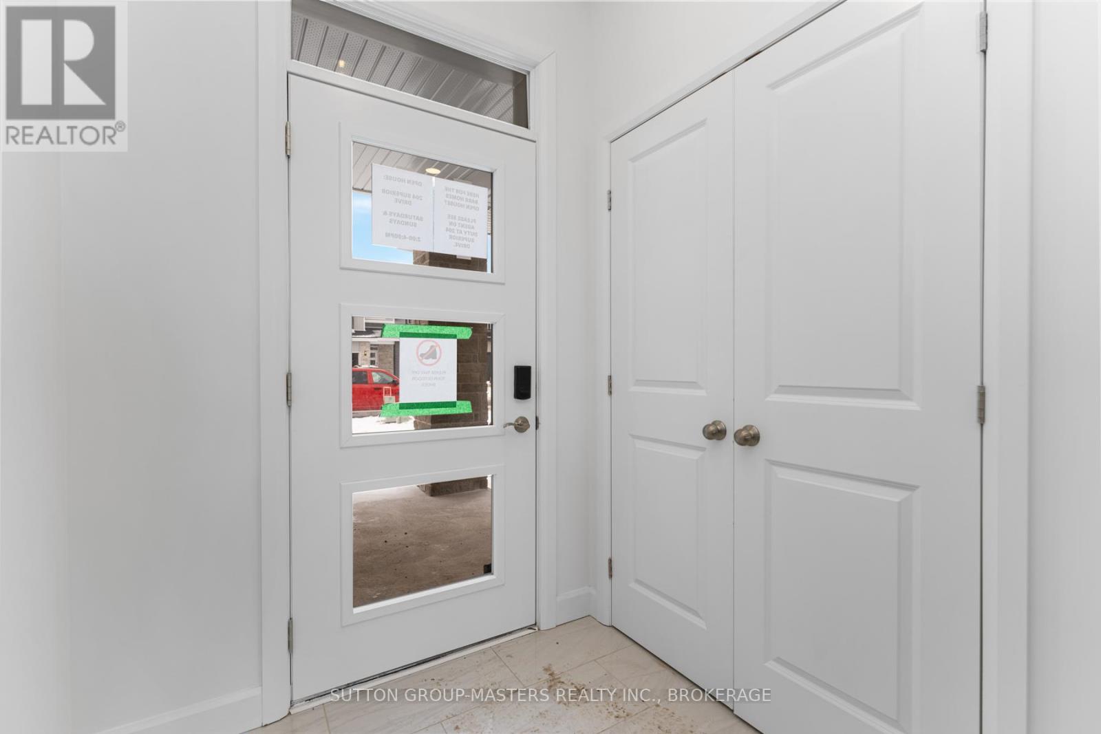 203 Superior Drive Property Photo 4