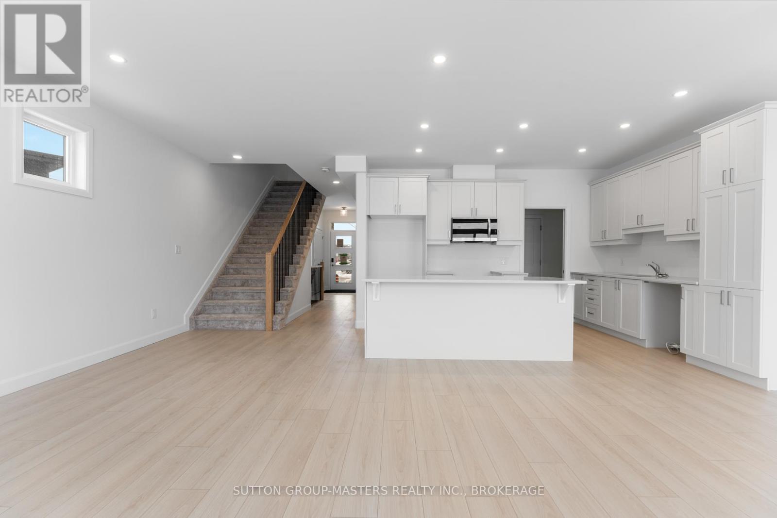 201 Superior Drive Property Photo 9