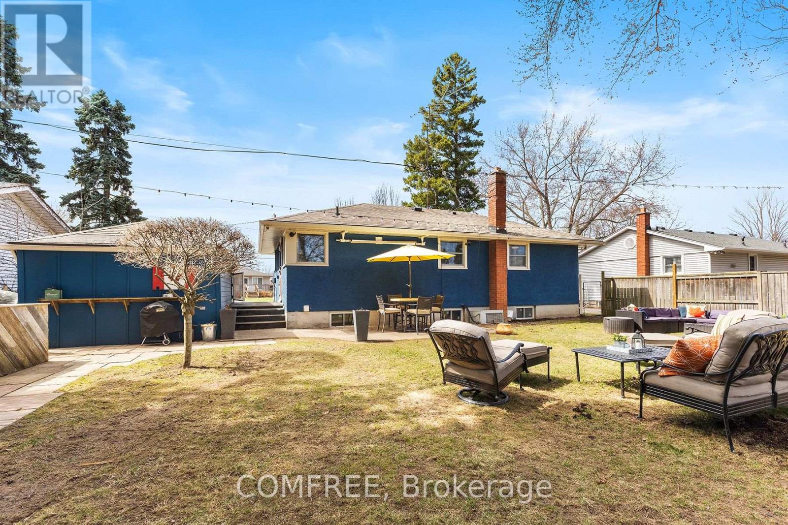664 Geneva Street Property Photo 3