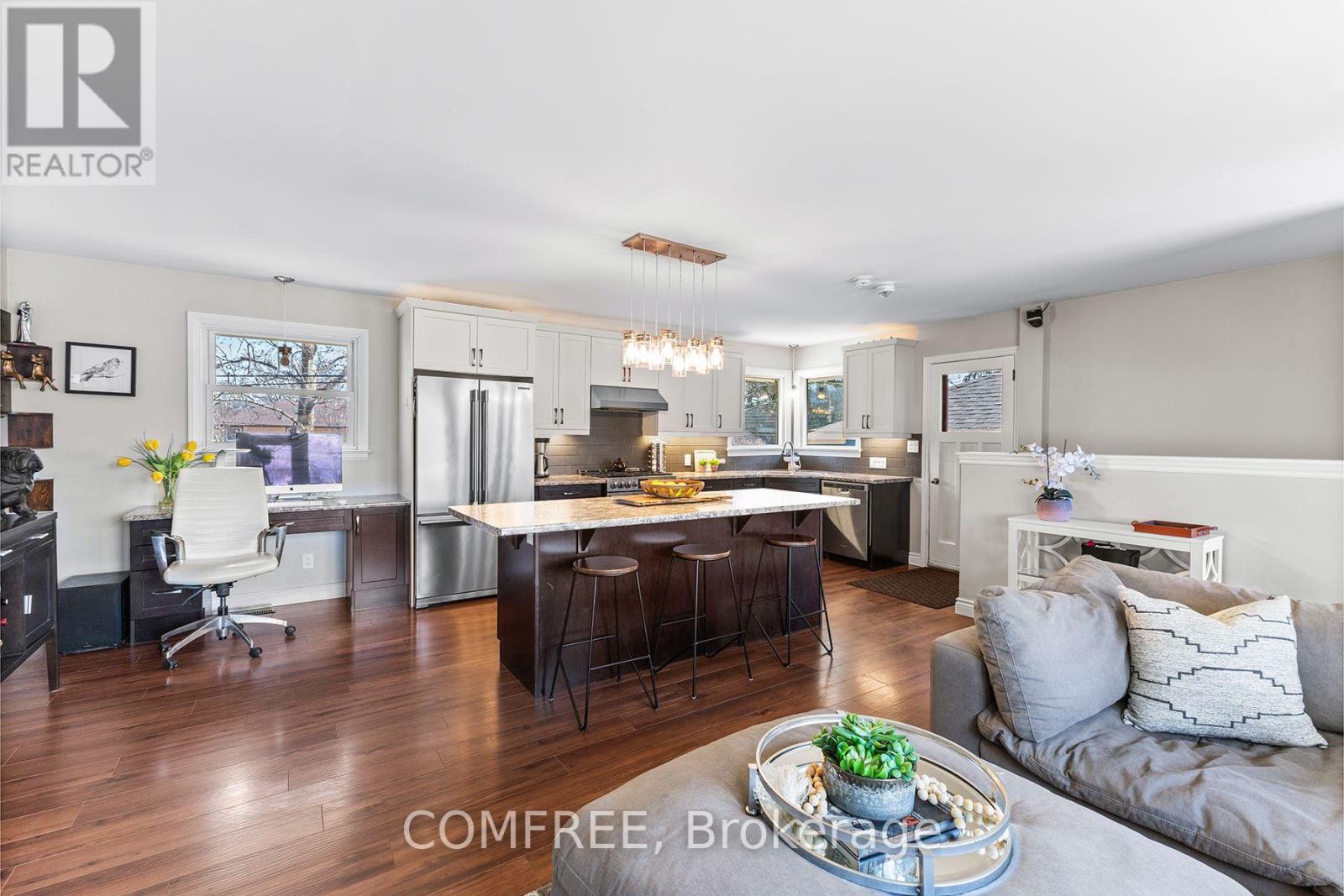 664 Geneva Street Property Photo 4