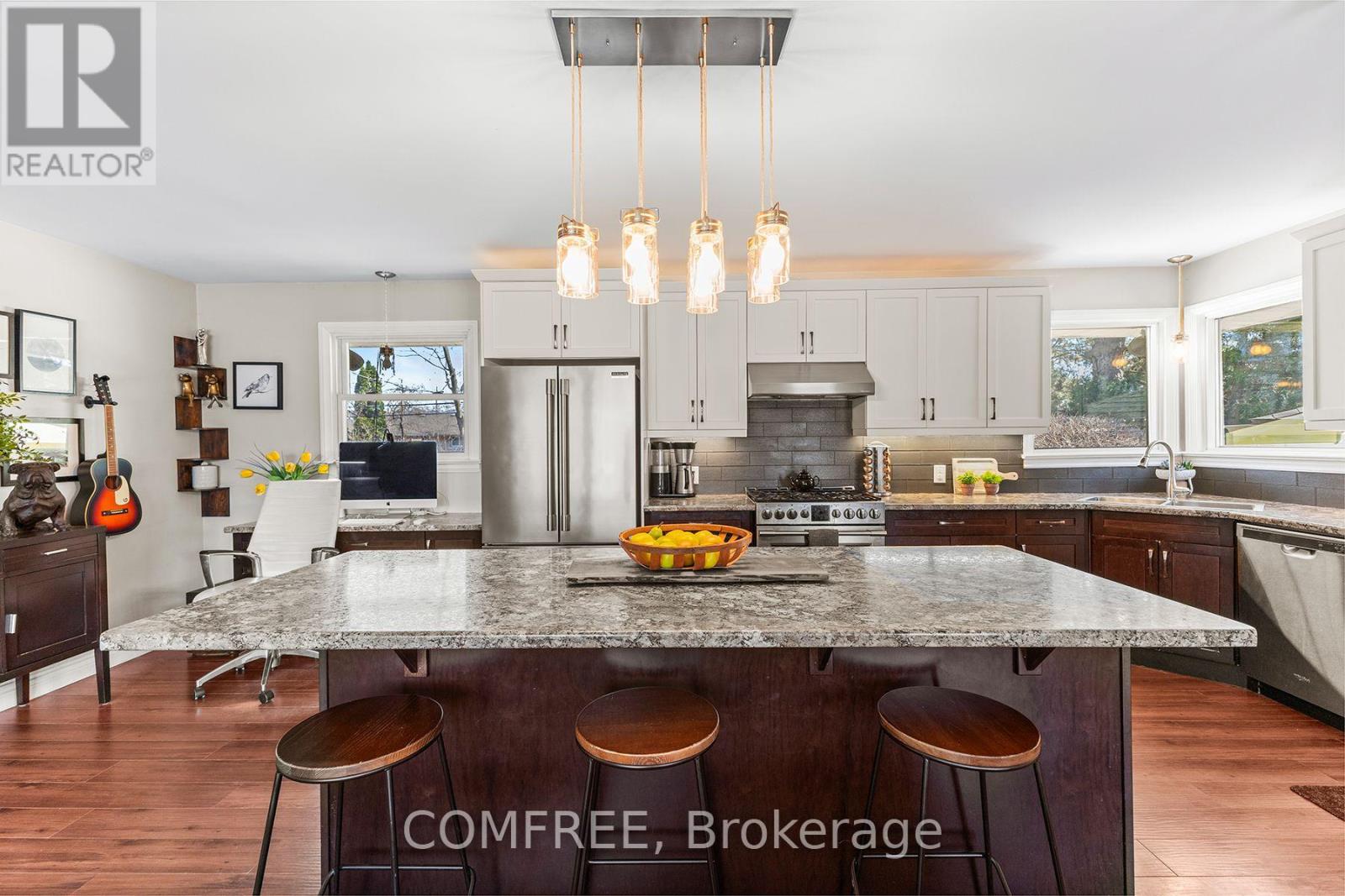 664 Geneva Street Property Photo 7