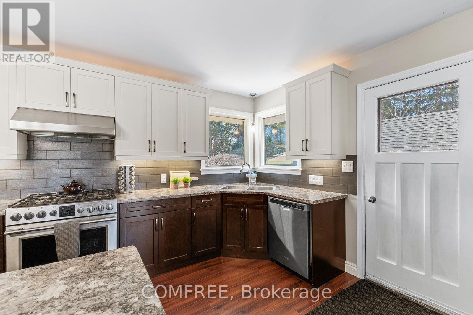 664 Geneva Street Property Photo 11