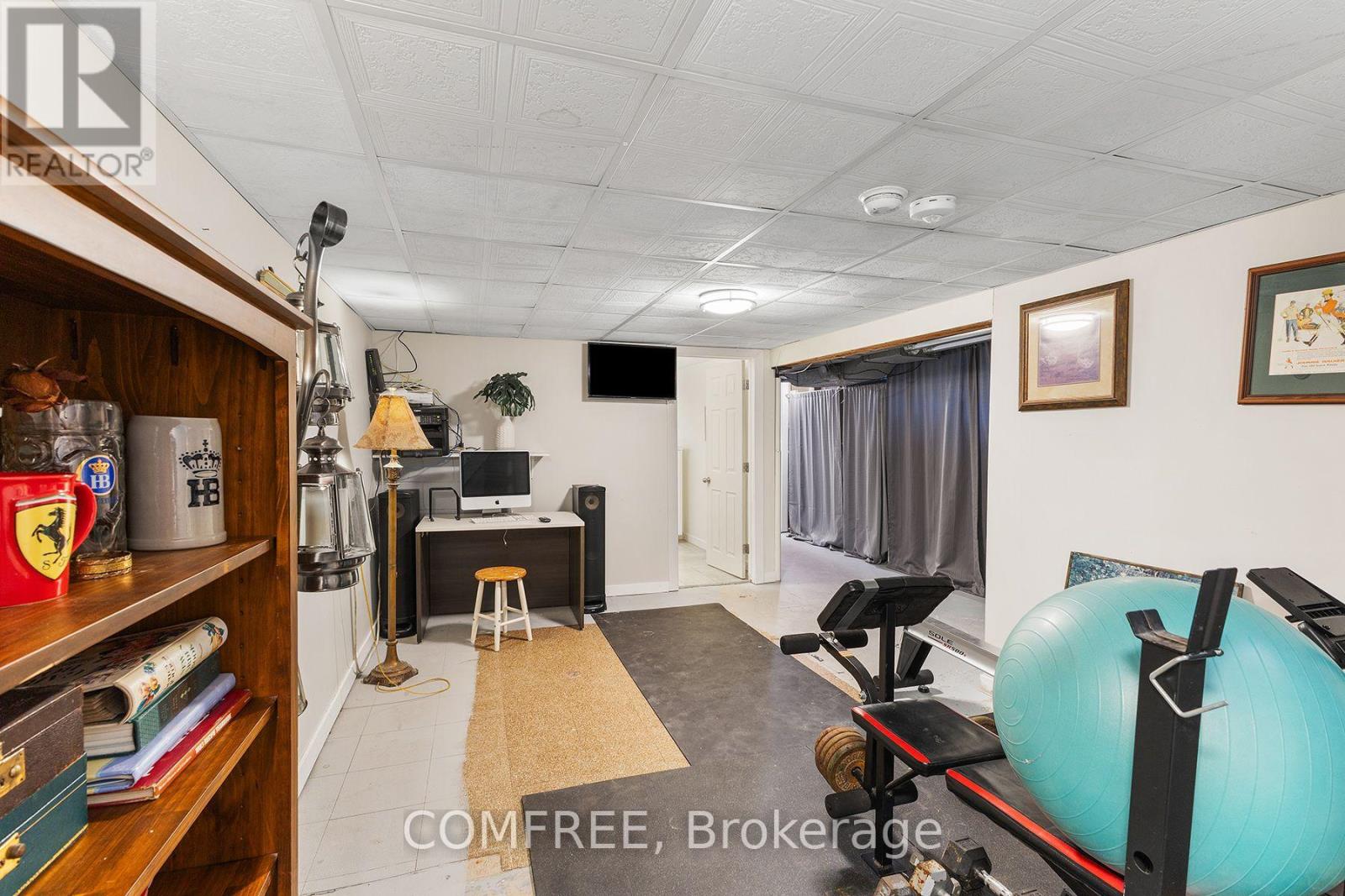 664 Geneva Street Property Photo 22