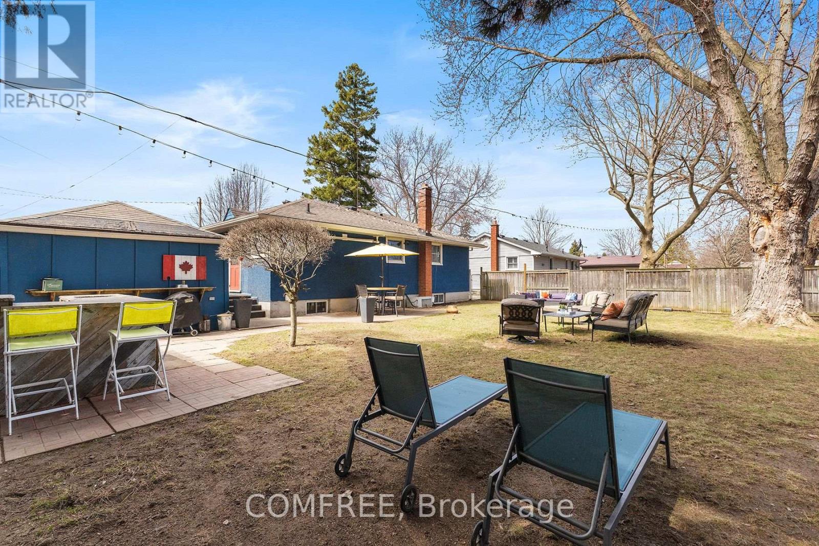 664 Geneva Street Property Photo 23