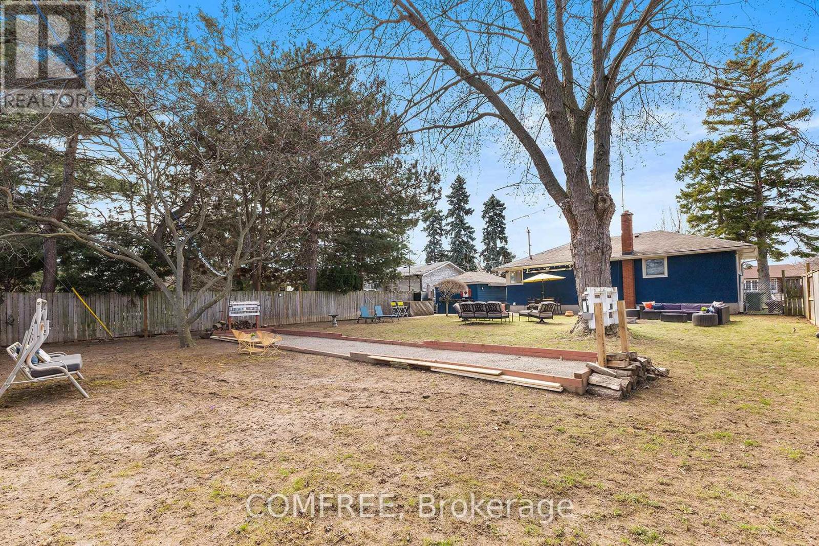 664 Geneva Street Property Photo 27