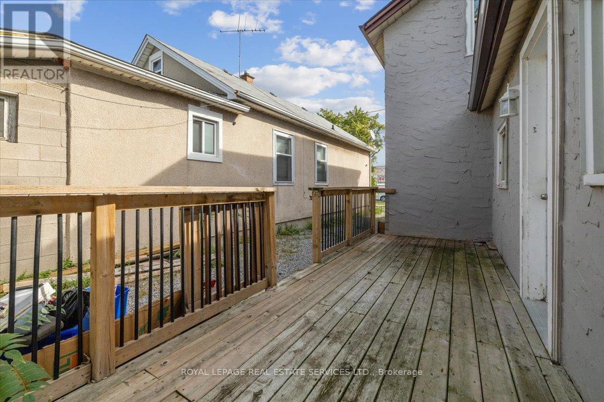 73 Vine Street S Property Photo 6