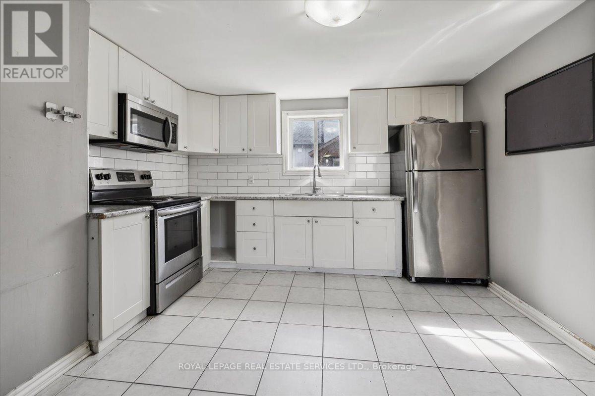 73 Vine Street S Property Photo 9