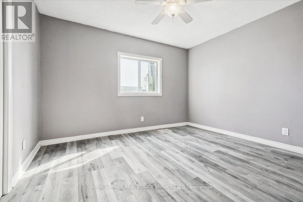 73 Vine Street S Property Photo 14
