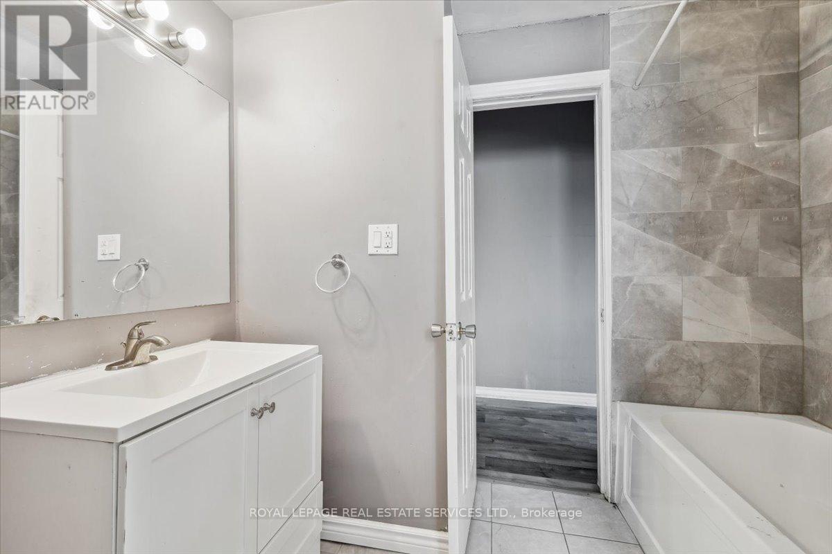 73 Vine Street S Property Photo 15