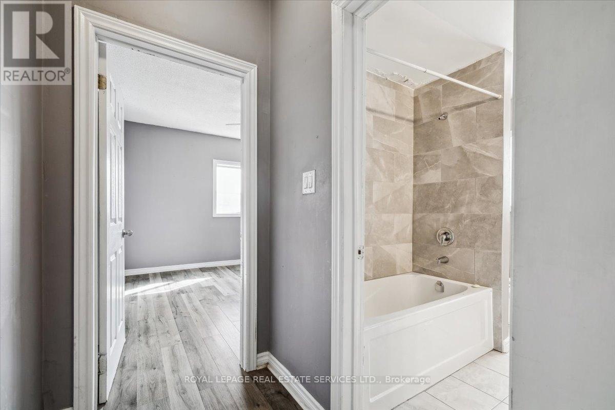 73 Vine Street S Property Photo 16