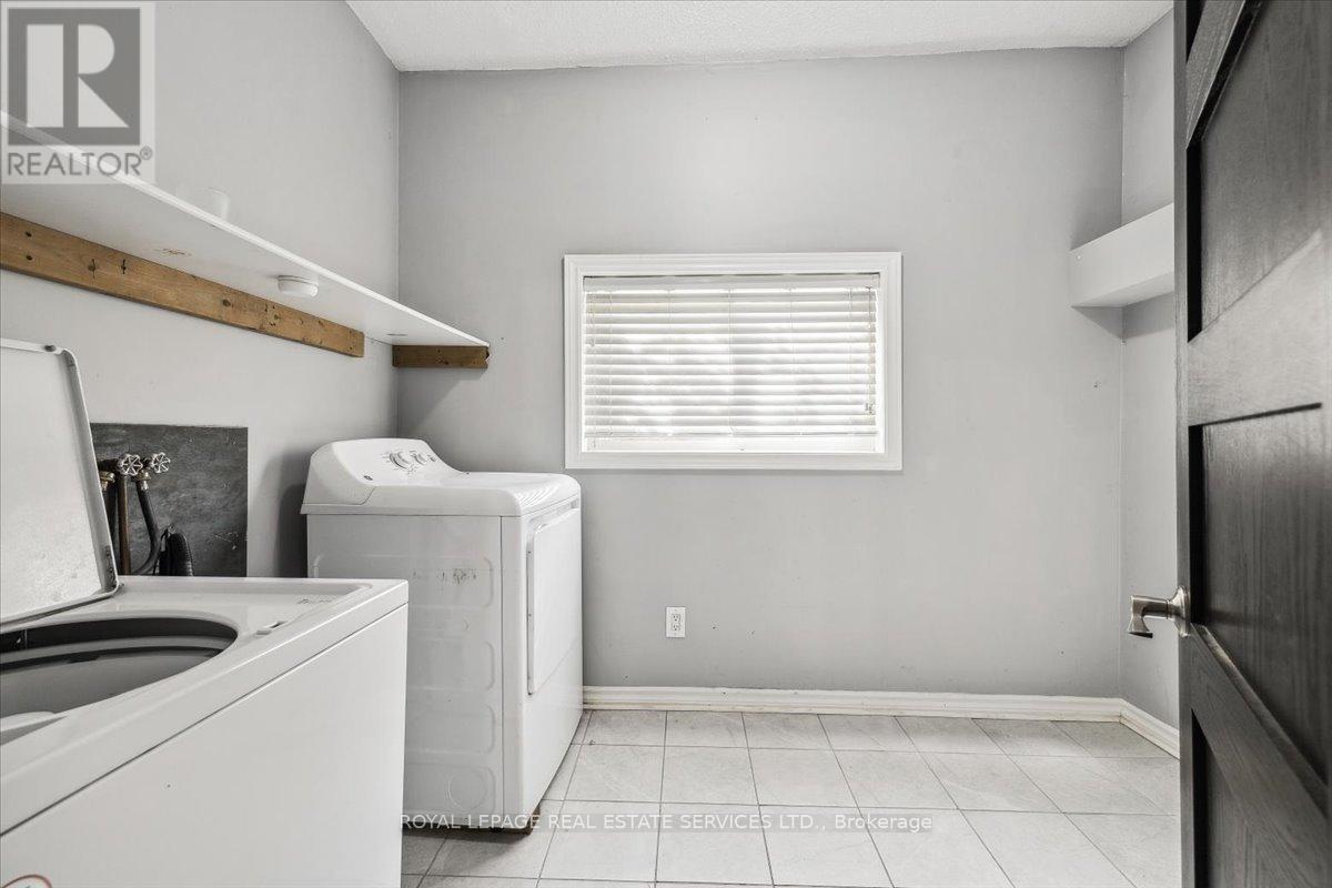 73 Vine Street S Property Photo 17