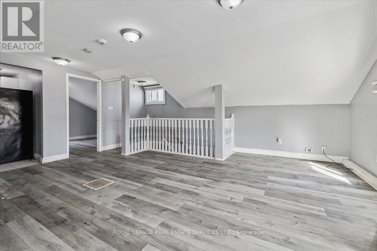 73 Vine Street S Property Photo 20