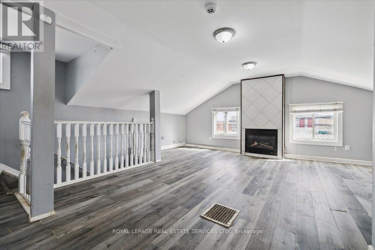 73 Vine Street S Property Photo 21