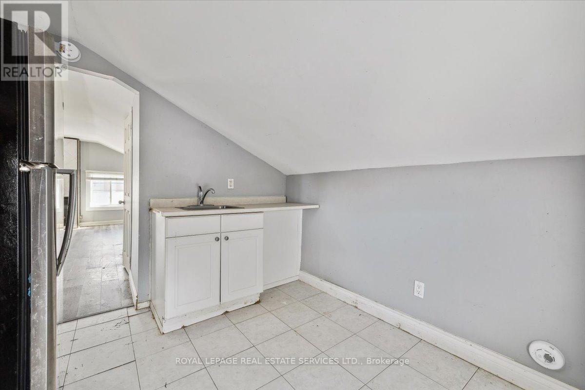 73 Vine Street S Property Photo 27