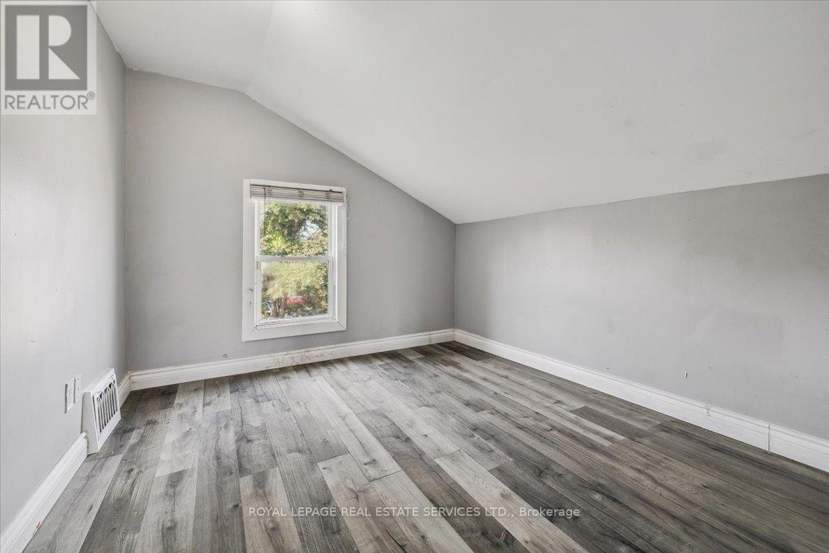 73 Vine Street S Property Photo 28