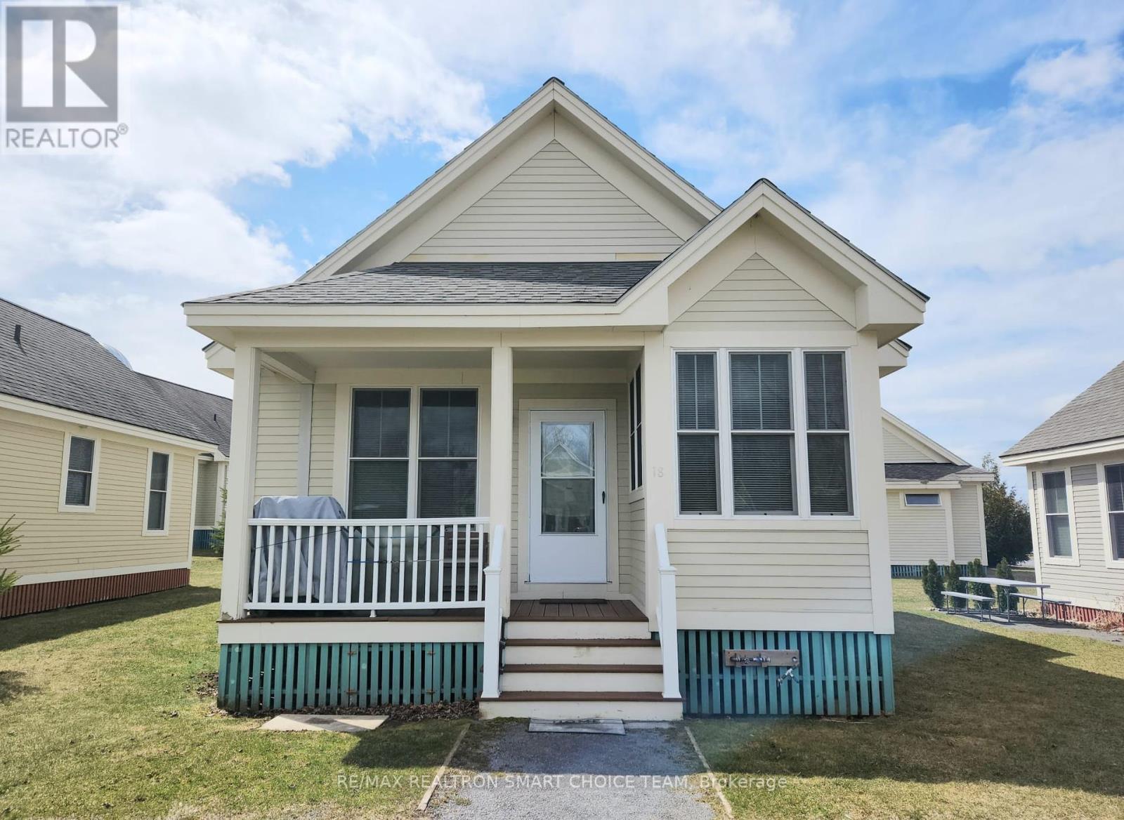 18 Meadow View Lane Property Photo 1