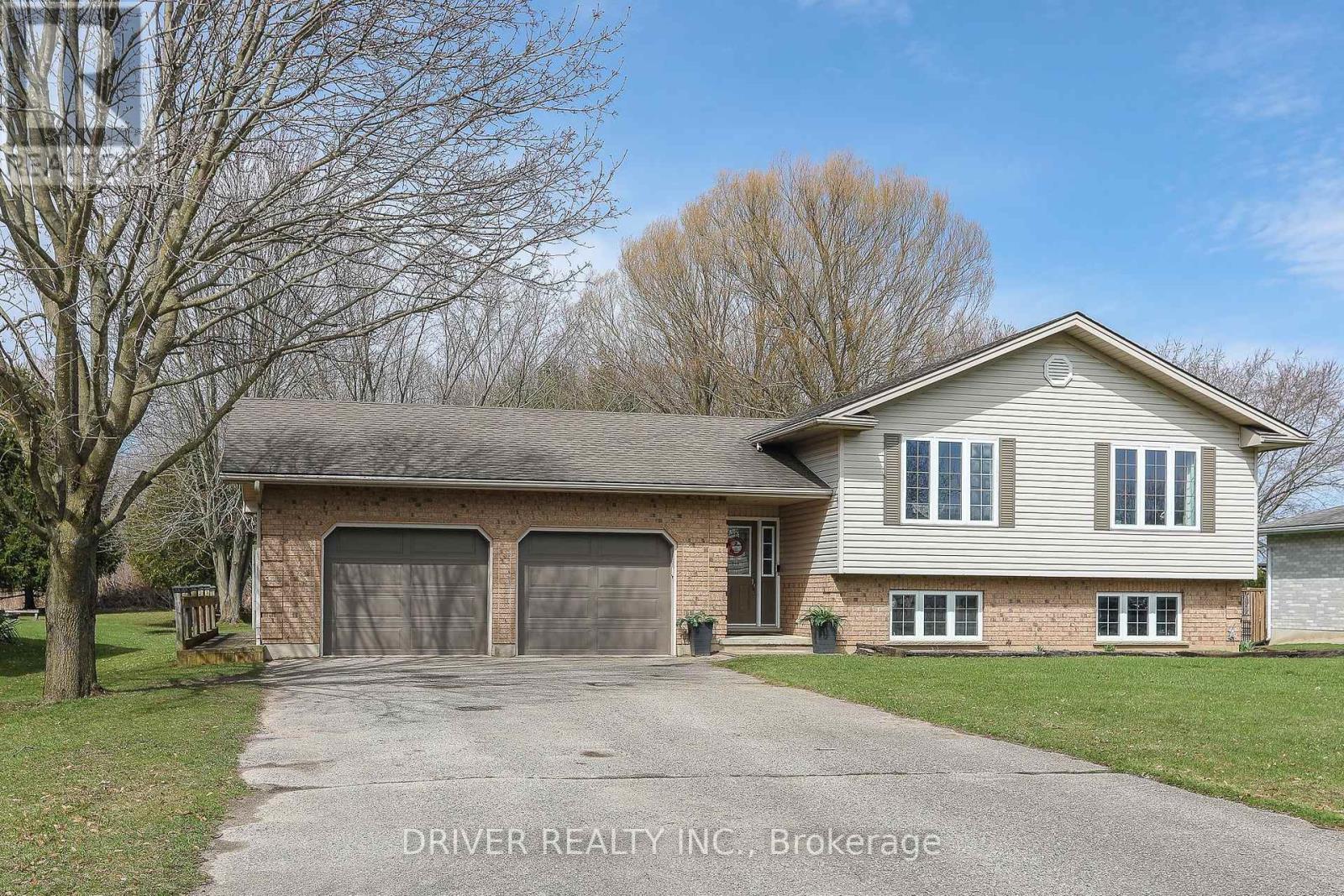 49988 Dingle Street Property Photo 1