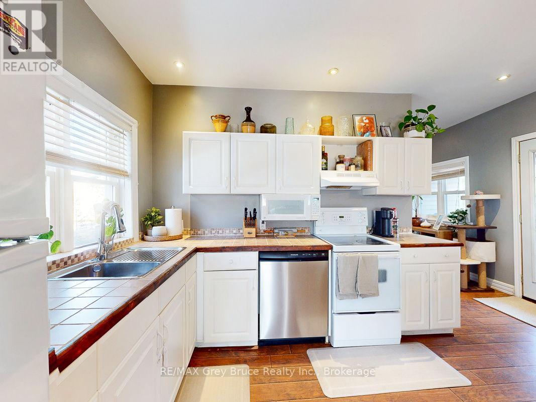 523 Tyson Street Property Photo 17