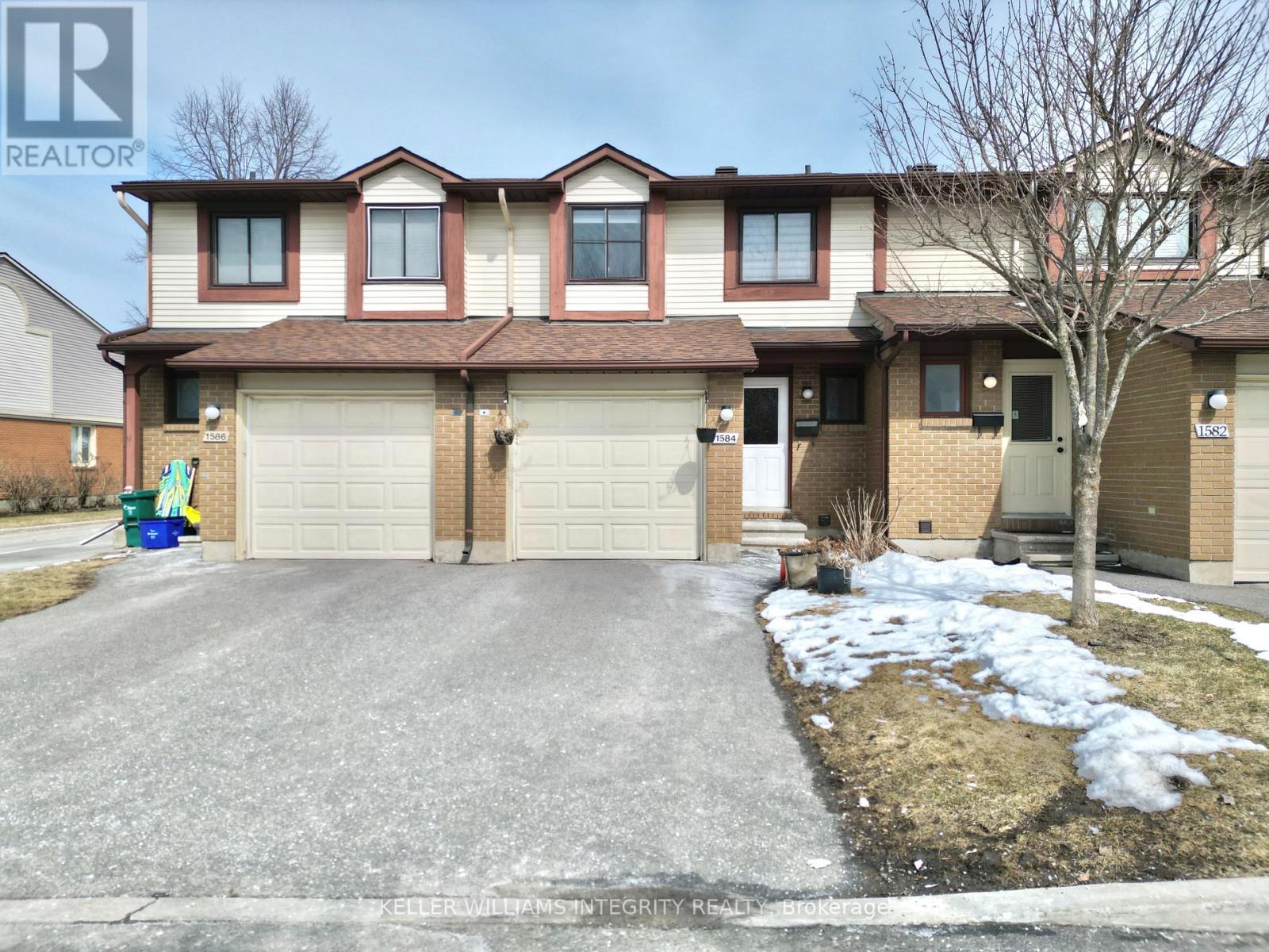 1584 Hoskins Crescent Property Photo 1
