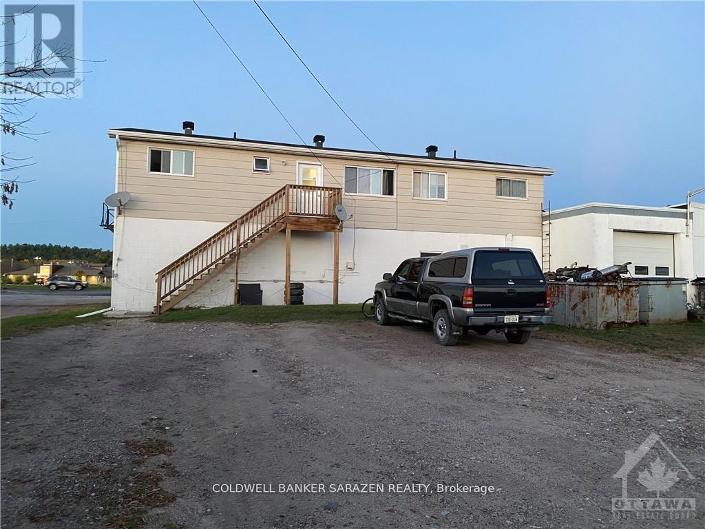 560 Stewart Street Property Photo 3