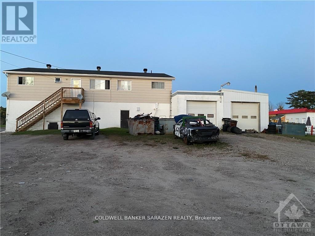 560 Stewart Street Property Photo 4