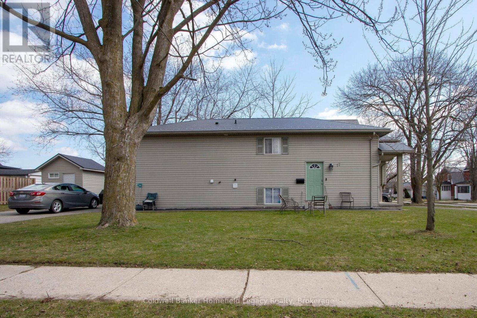 17 Laurier Street Property Photo 3