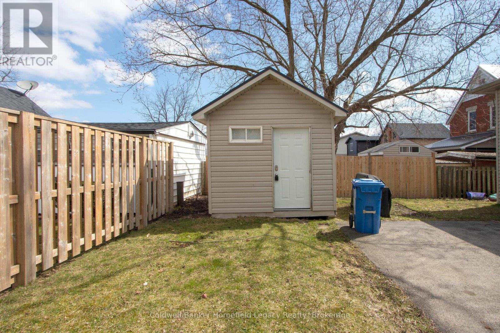 17 Laurier Street Property Photo 4