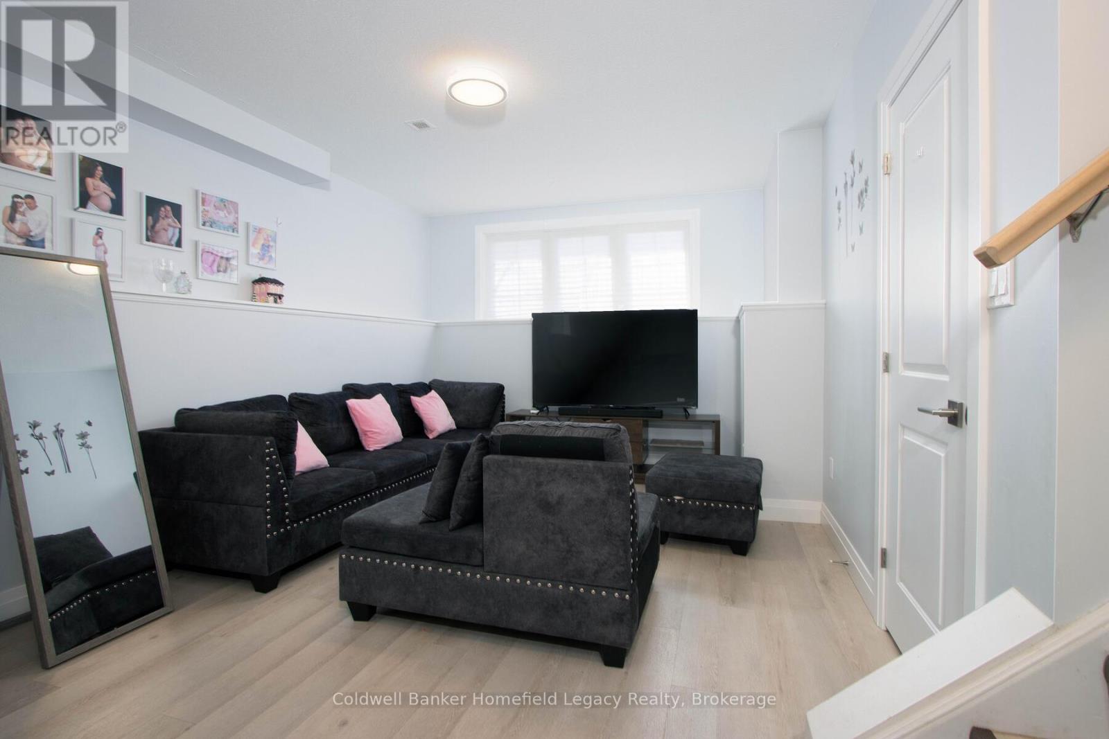 17 Laurier Street Property Photo 11