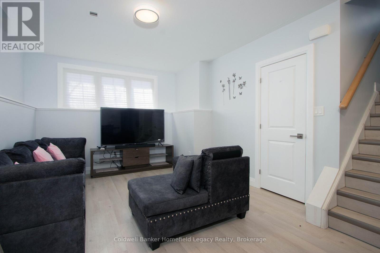 17 Laurier Street Property Photo 12