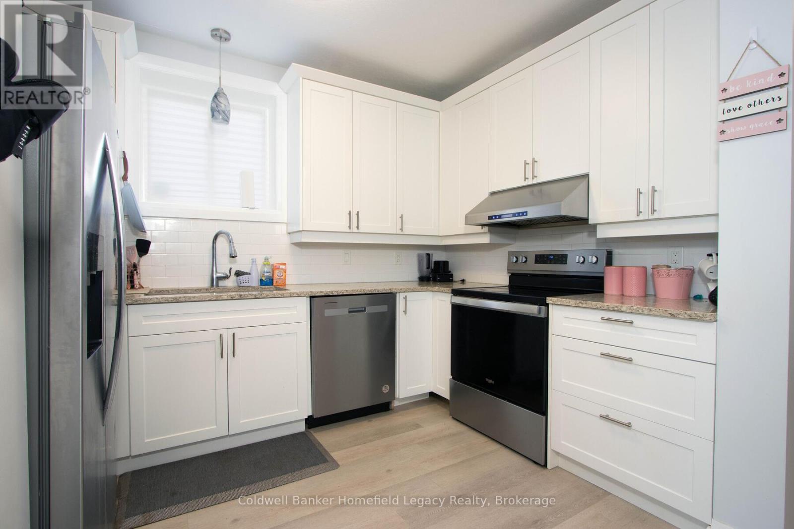 17 Laurier Street Property Photo 14