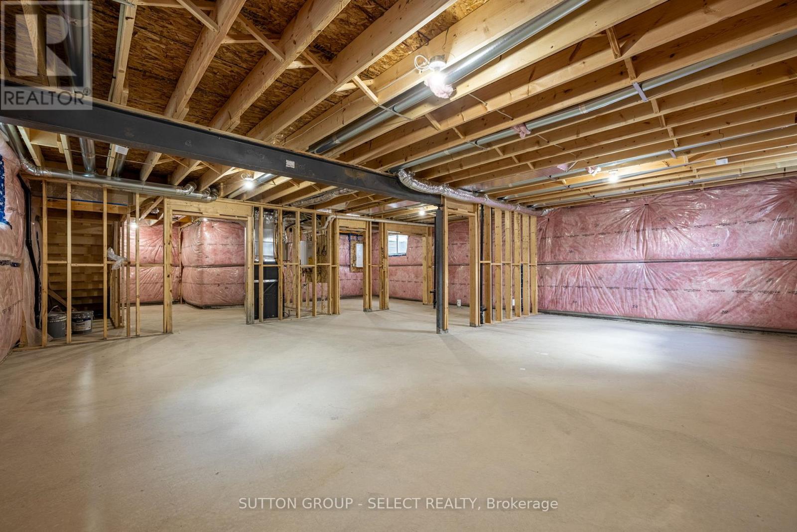 14 - 7966 Fallon Drive Property Photo 17