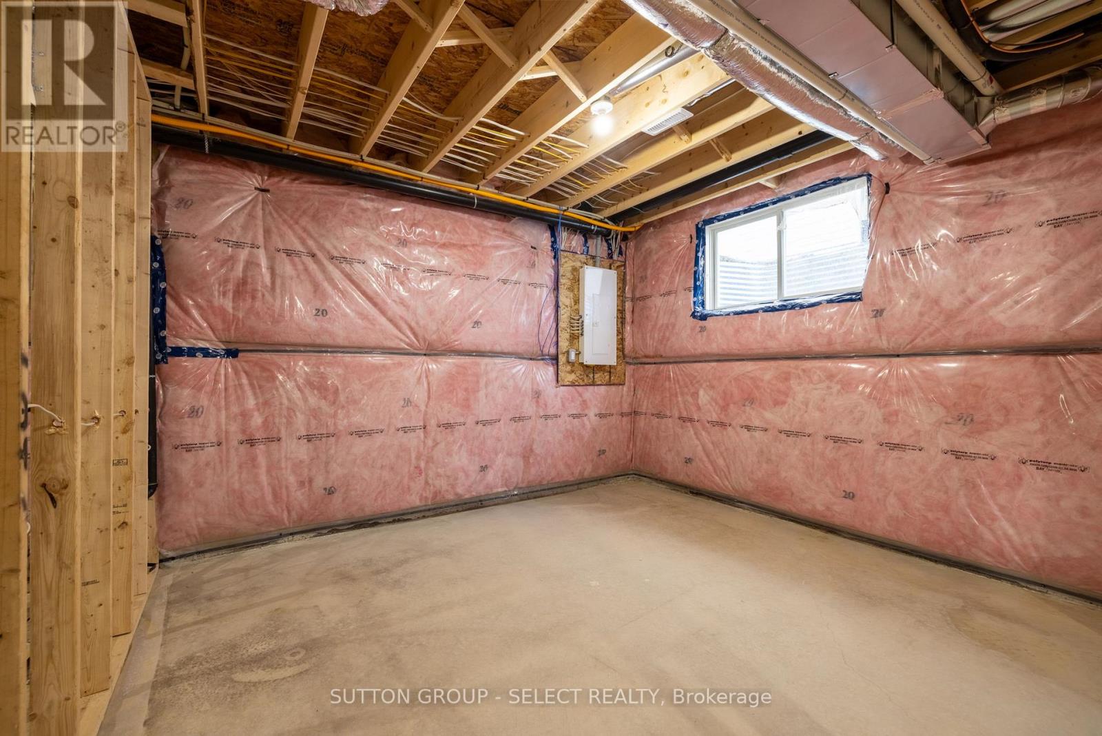14 - 7966 Fallon Drive Property Photo 19