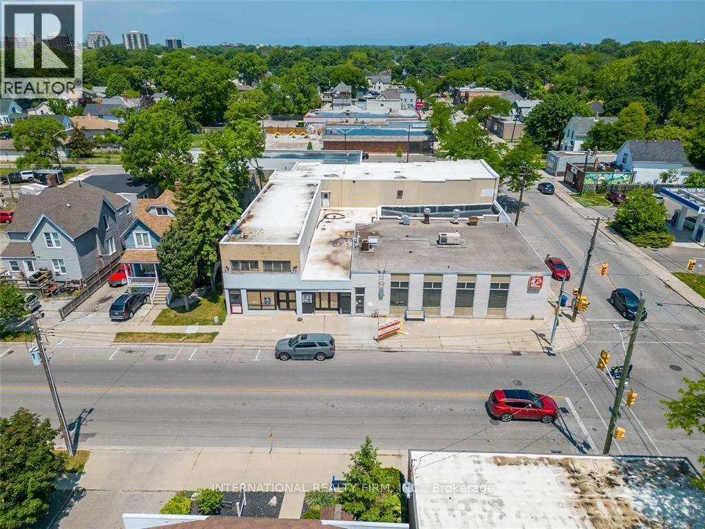 330 Wellington Street Property Photo 6