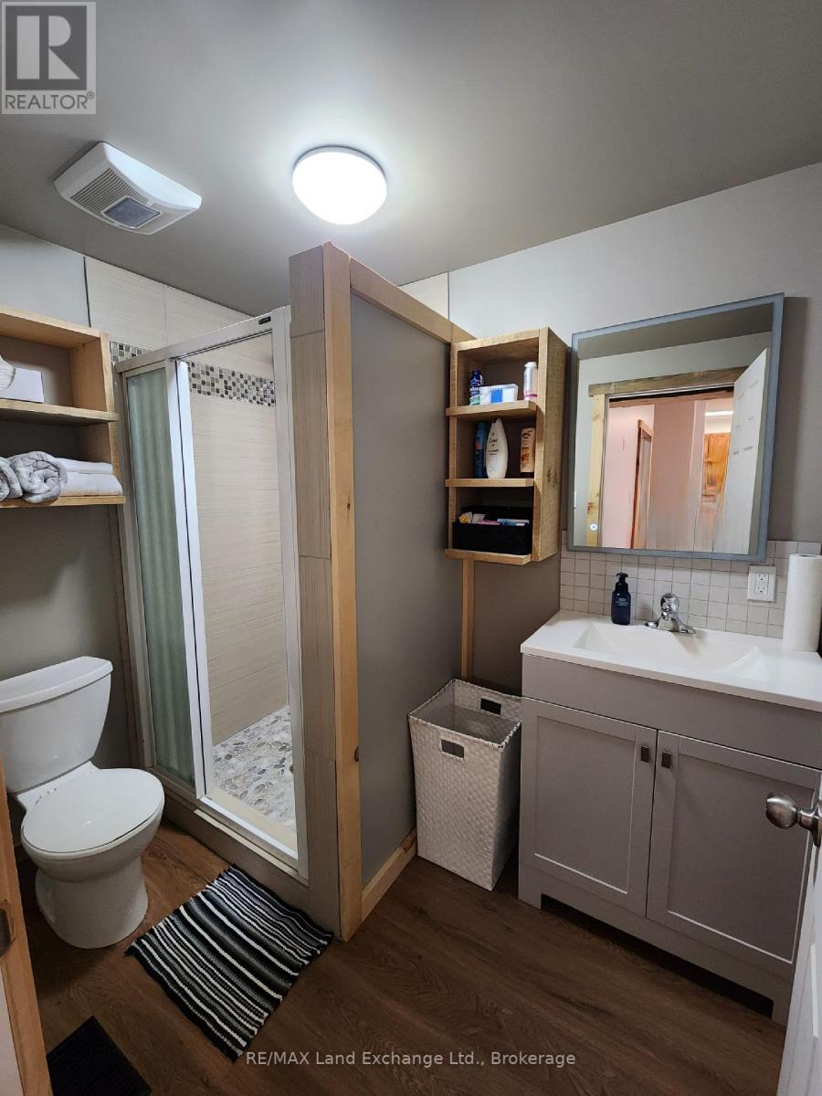 428 Queen Street S Property Photo 6