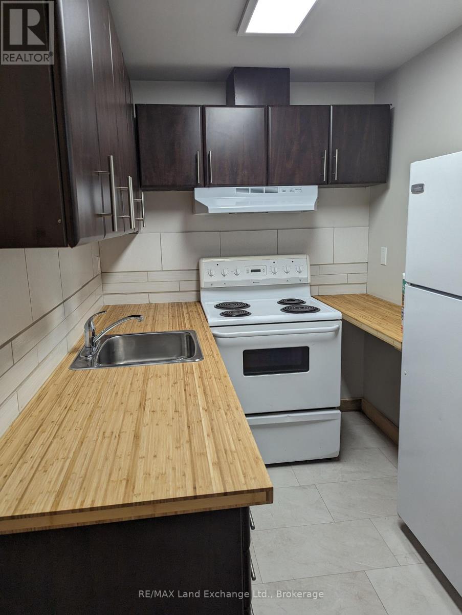 428 Queen Street S Property Photo 26