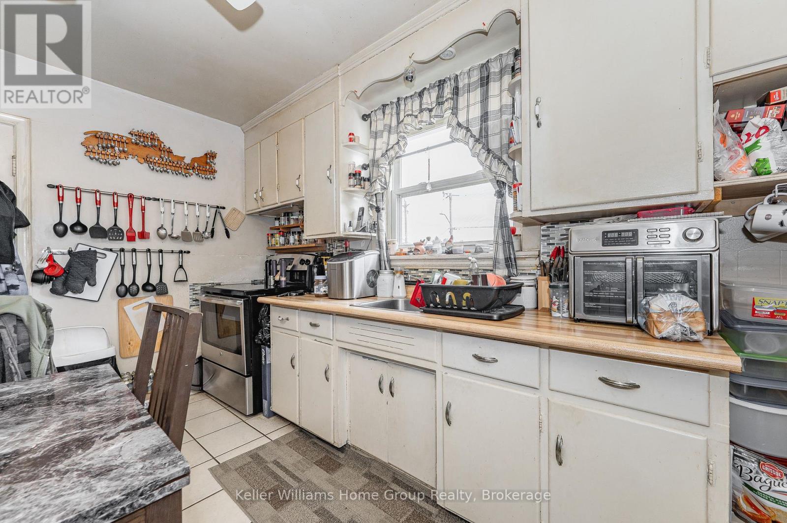107 East Avenue Property Photo 13