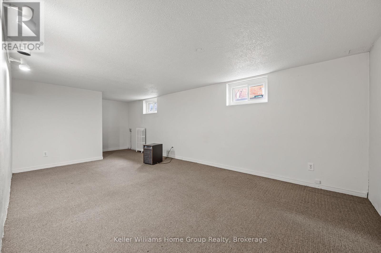 107 East Avenue Property Photo 34