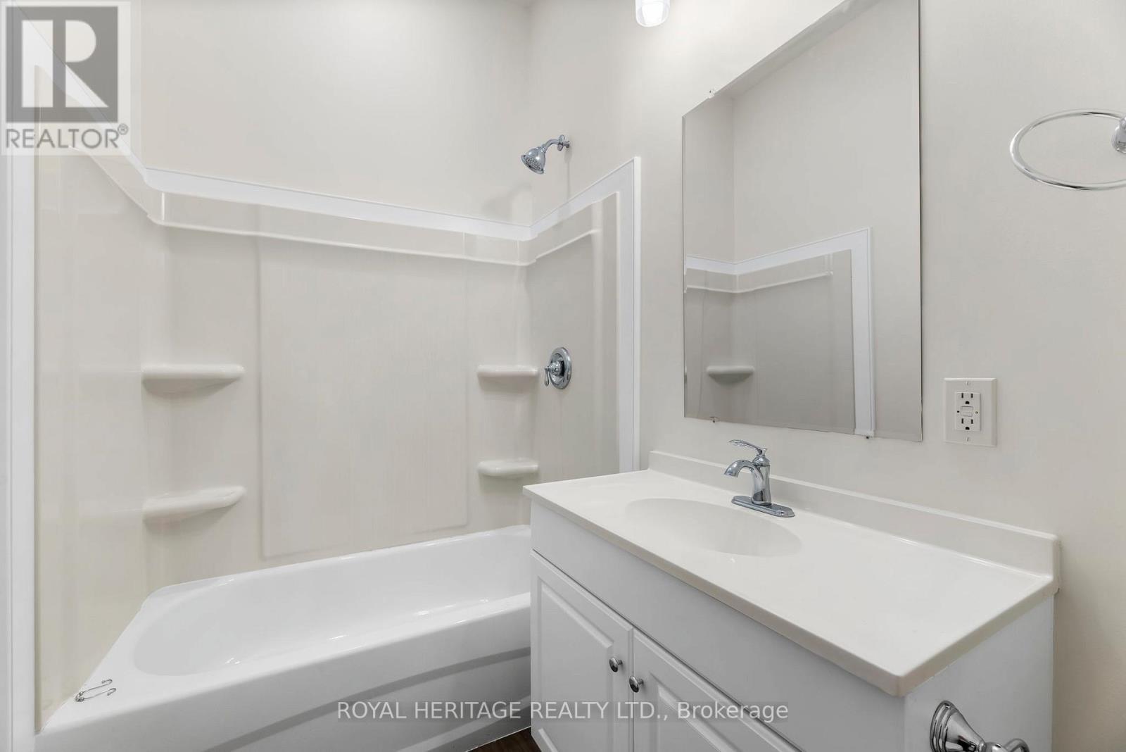 32 King Street E Property Photo 26