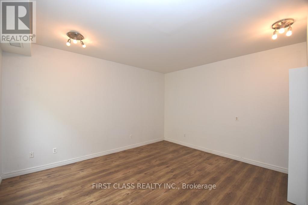 2 - 18 Market Street Property Photo 3