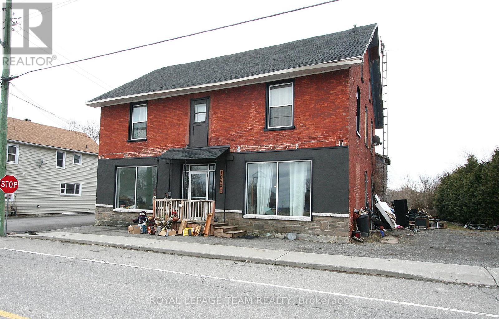 10594 Main Street Property Photo 2