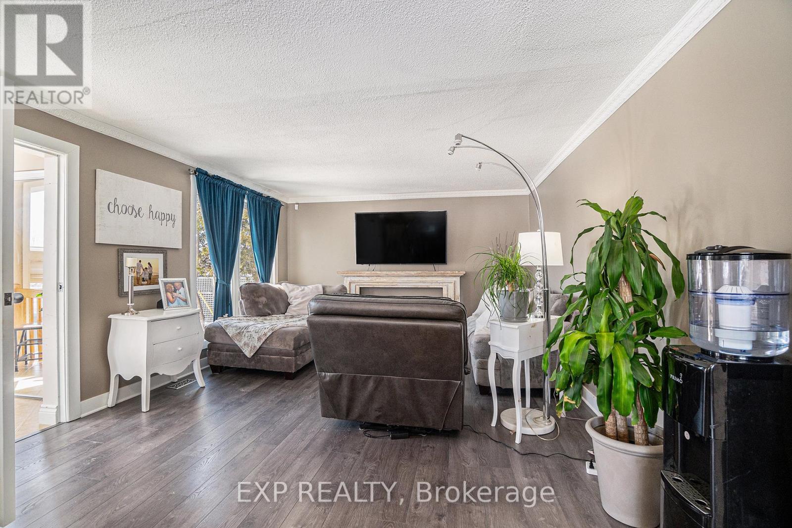 2147 Mer Bleue Road Property Photo 4
