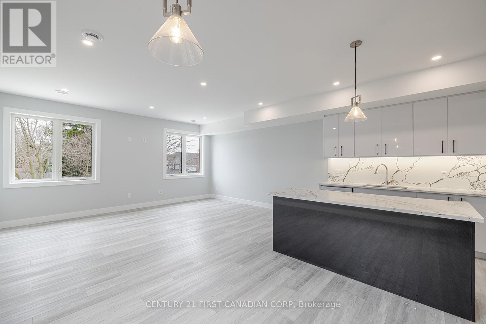 109 Ross Street Property Photo 4
