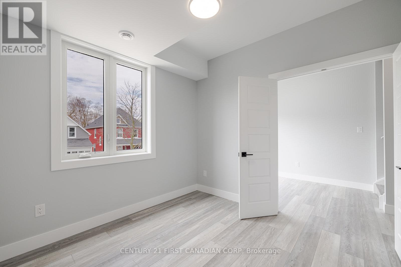 109 Ross Street Property Photo 7