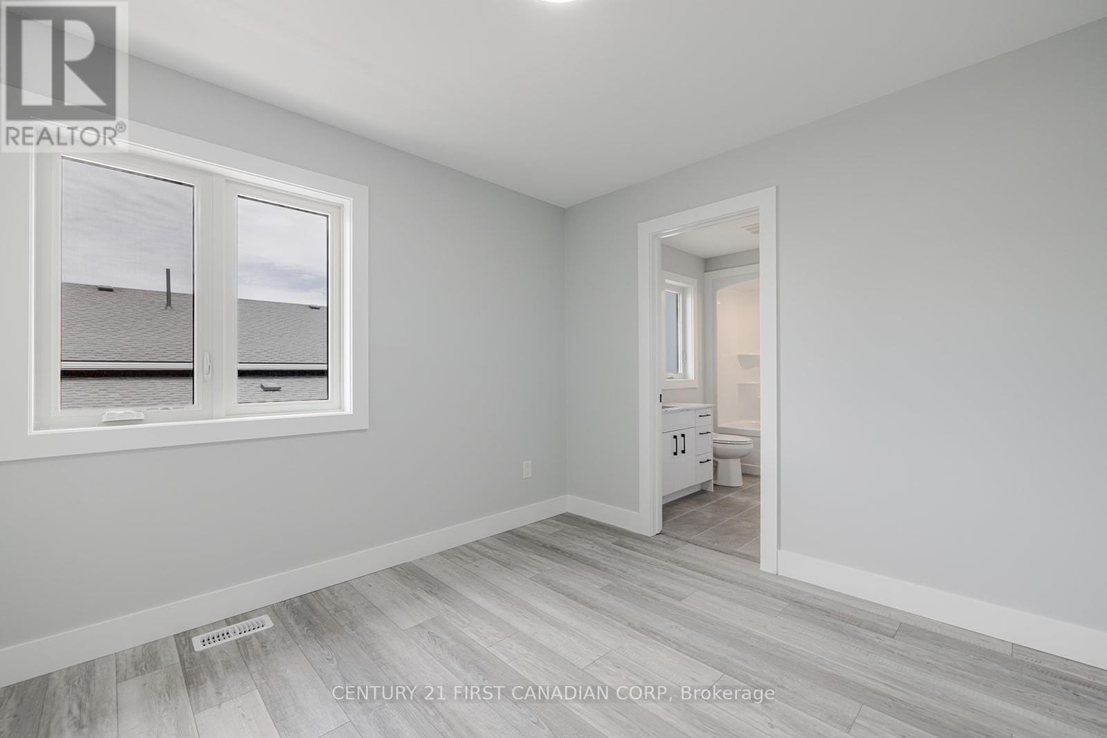 109 Ross Street Property Photo 11